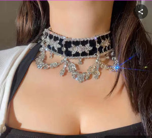 Luxurious Geometric Black and Silver Choker