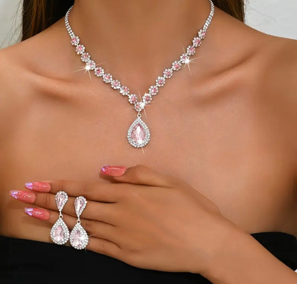 Luxurious Radiance Teardrop Jewelry Set