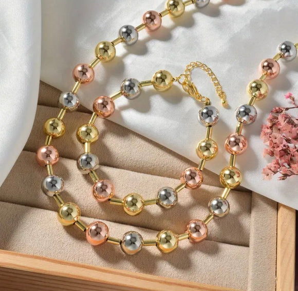 Trinity Glow Necklace and Bracelet Set