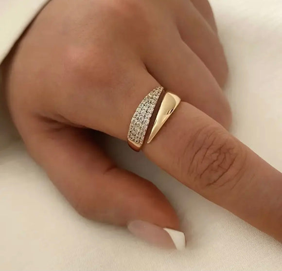 Sleek Curve Open Ring