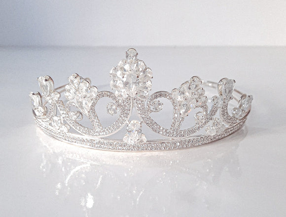 Exquisite Crystal Swirl Tiara